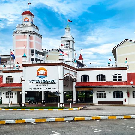 Lotus Desaru Beach Resort & Spa Bandar Penawar Buitenkant foto