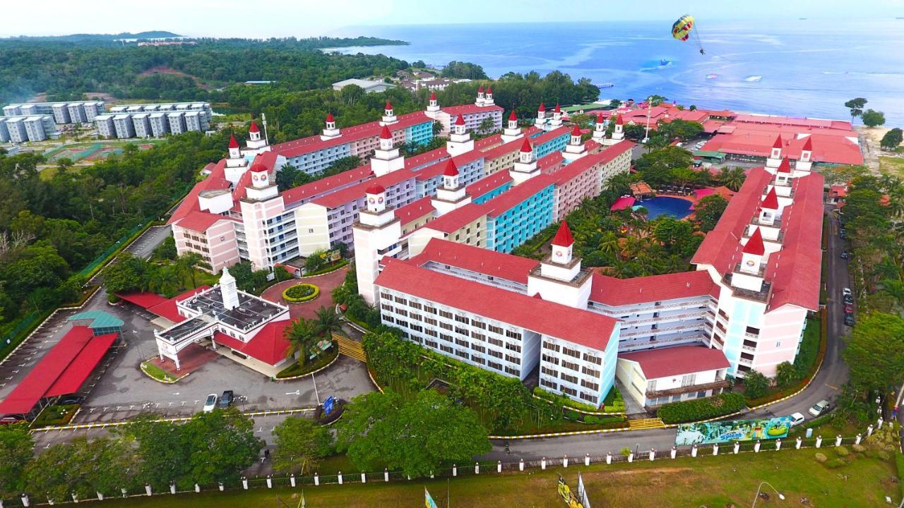 Lotus Desaru Beach Resort & Spa Bandar Penawar Buitenkant foto