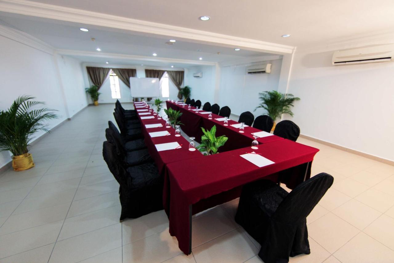 Lotus Desaru Beach Resort & Spa Bandar Penawar Buitenkant foto