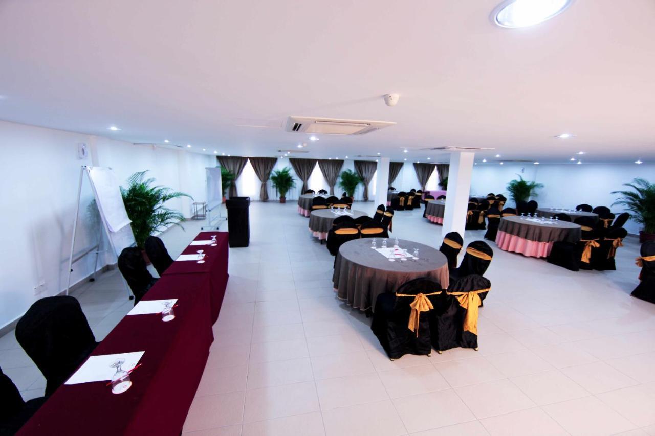 Lotus Desaru Beach Resort & Spa Bandar Penawar Buitenkant foto