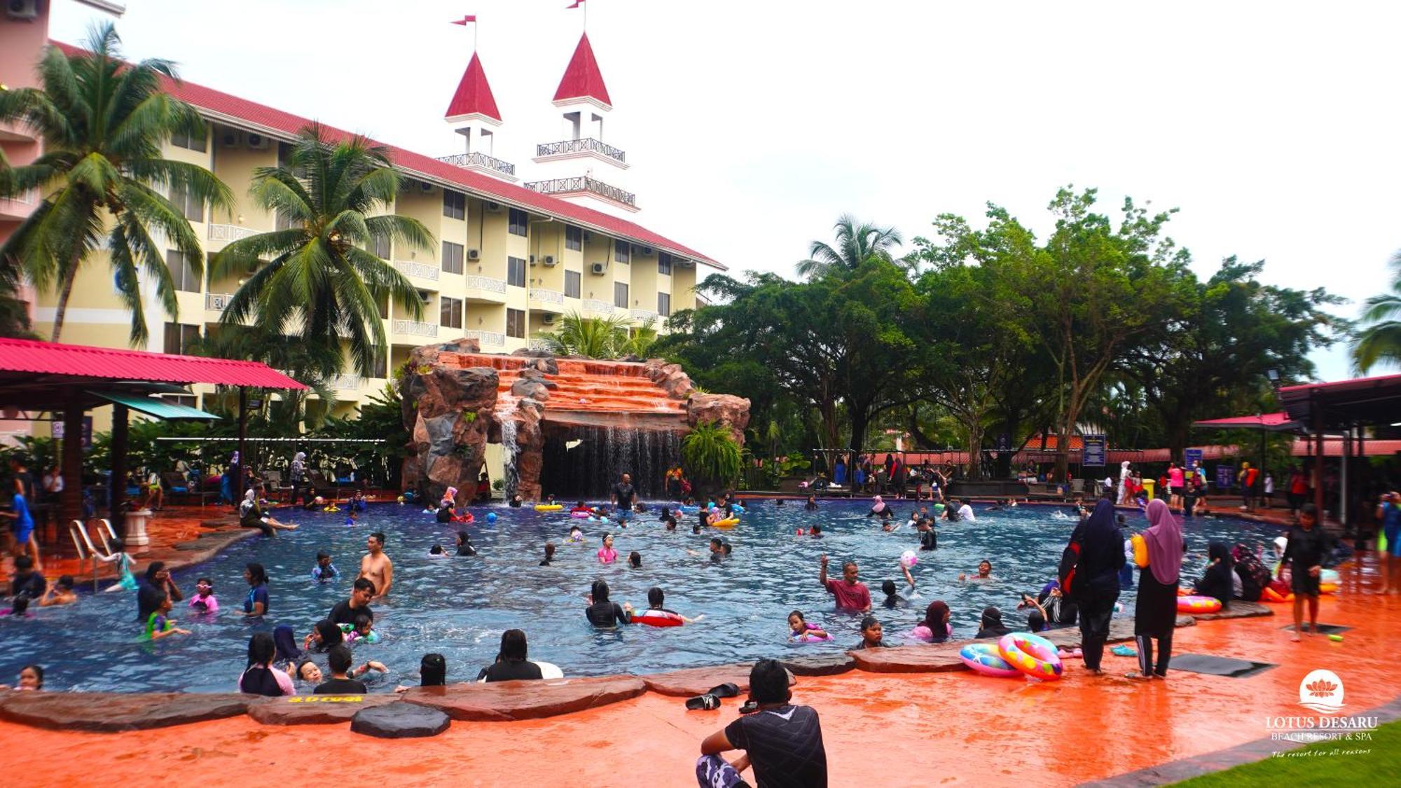 Lotus Desaru Beach Resort & Spa Bandar Penawar Buitenkant foto